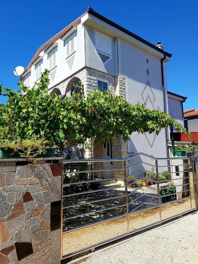 Apartments Petar&Anka Biograd Na Moru Exteriör bild