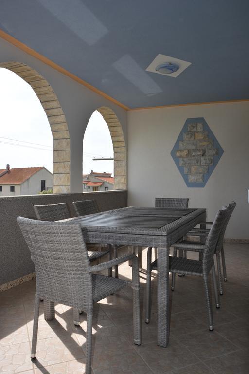 Apartments Petar&Anka Biograd Na Moru Rum bild