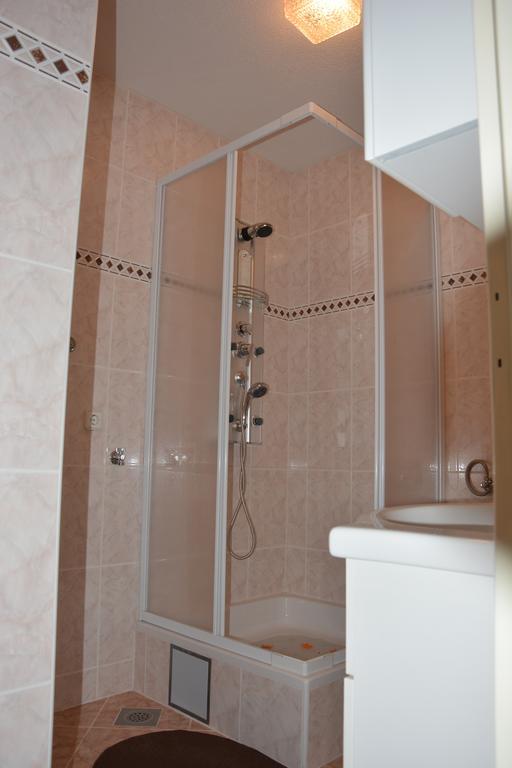 Apartments Petar&Anka Biograd Na Moru Rum bild