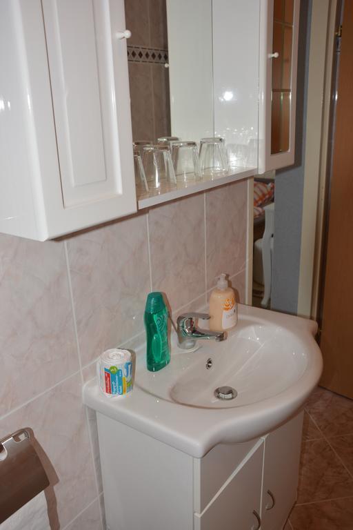 Apartments Petar&Anka Biograd Na Moru Rum bild