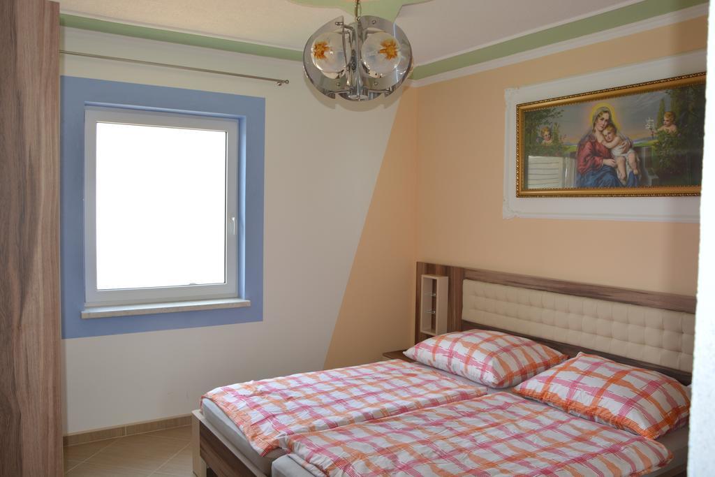 Apartments Petar&Anka Biograd Na Moru Rum bild